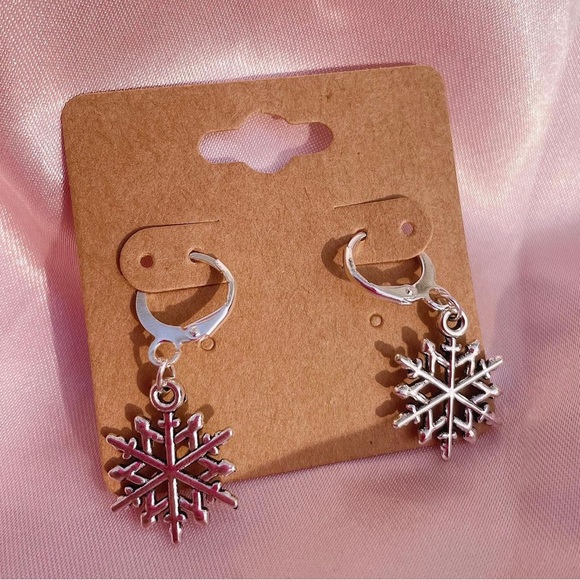Silver Snowflake Earrings - Picture 1 of 1